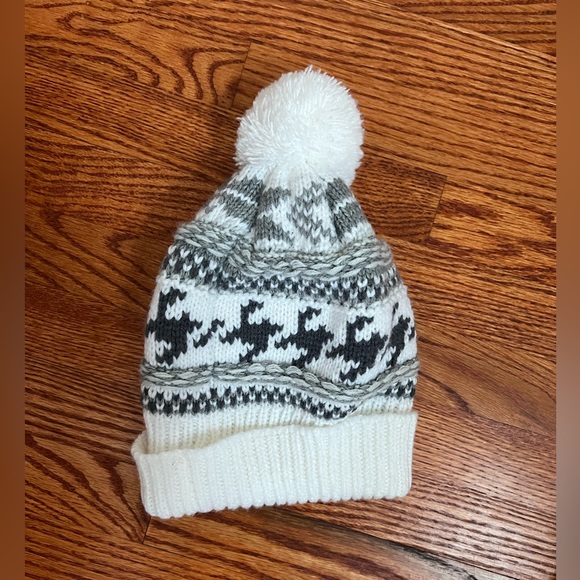 North Face women’s beanie - Picture 2 of 2